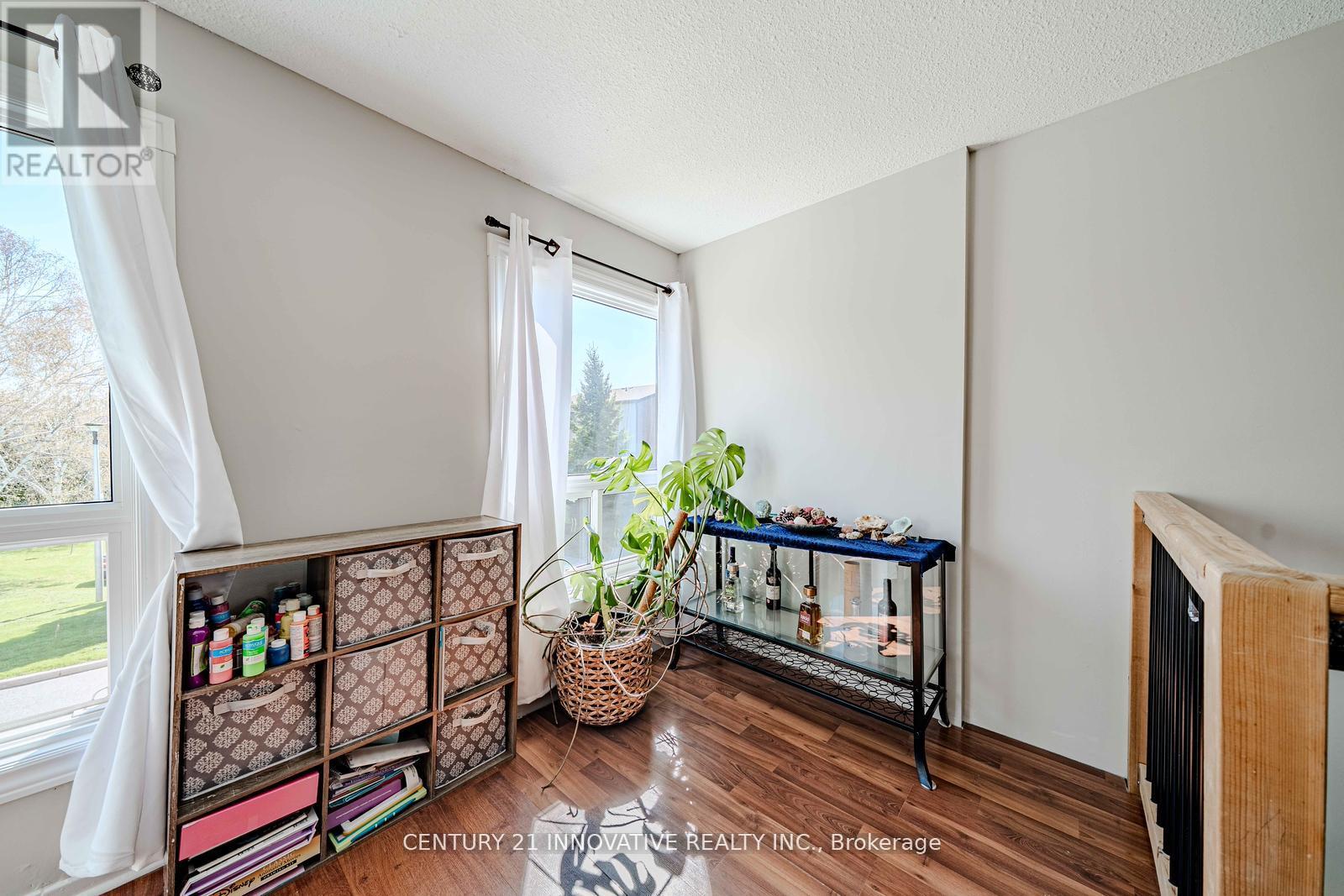 35 THE BRIDLE PATH - 25