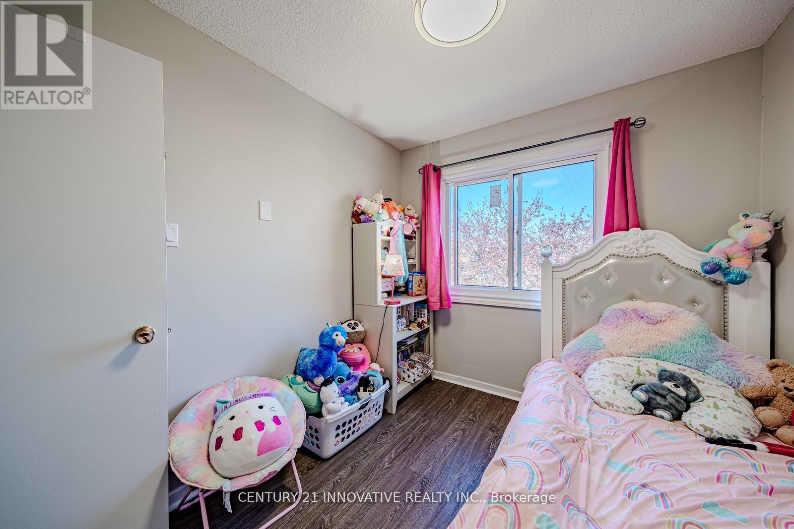 35 THE BRIDLE PATH - 29