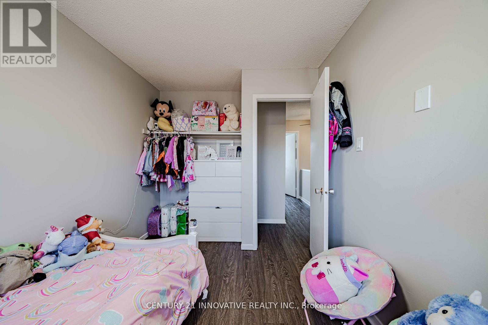 35 THE BRIDLE PATH - 30