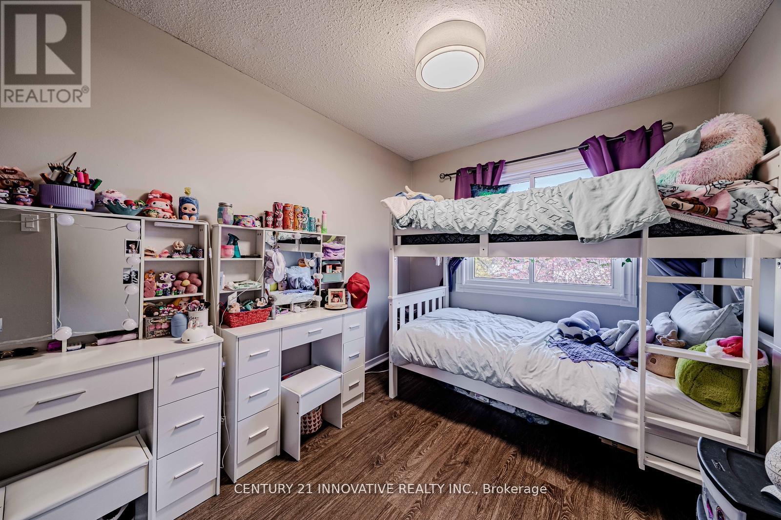 35 THE BRIDLE PATH - 32