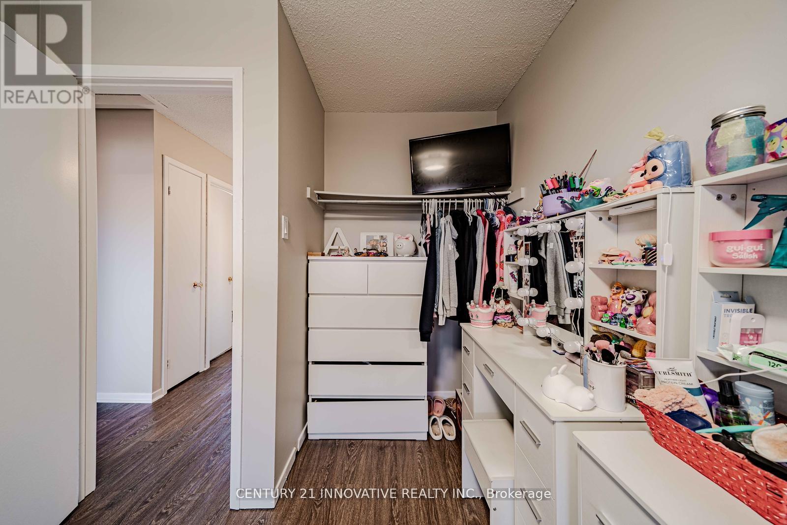 35 THE BRIDLE PATH - 36