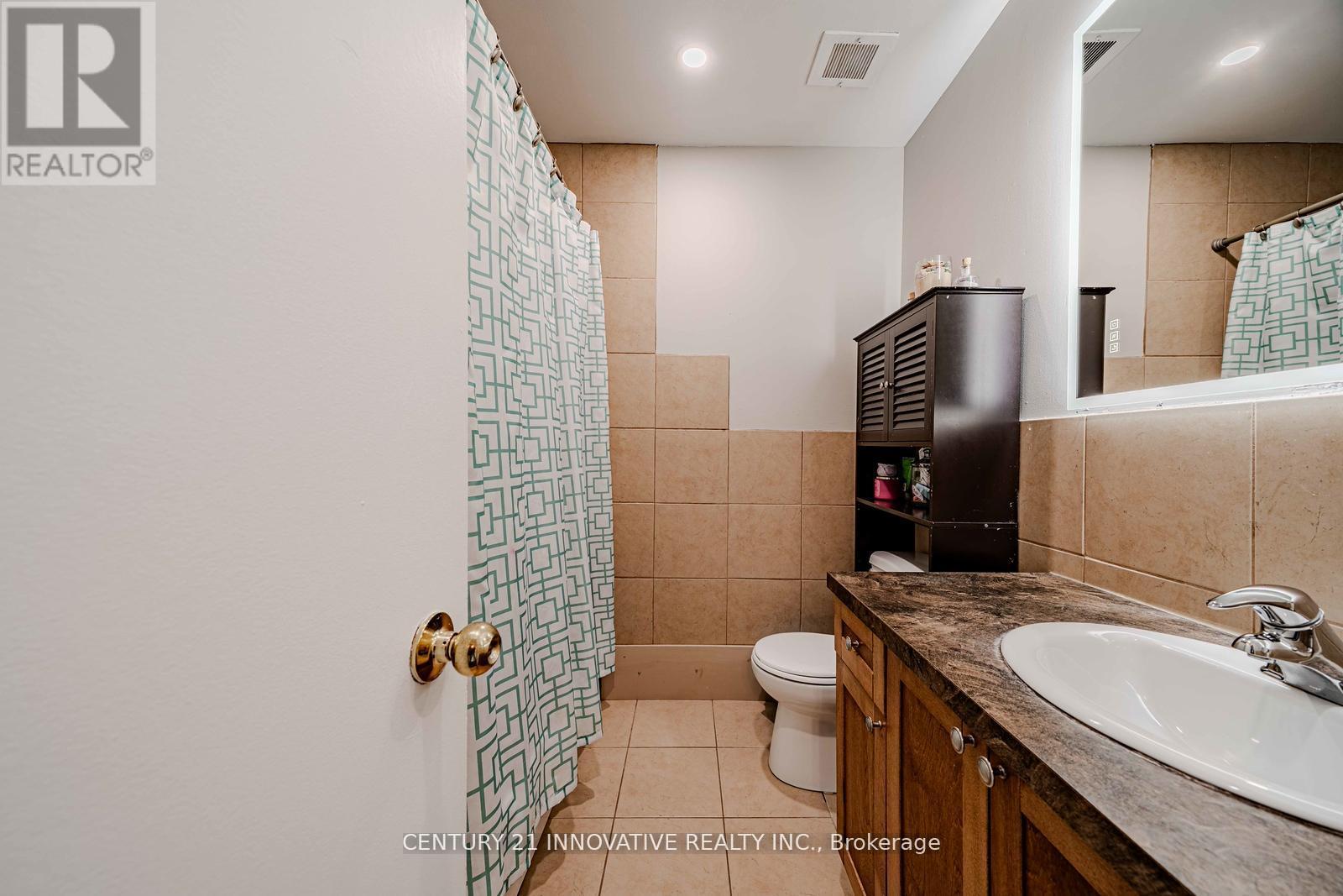 35 THE BRIDLE PATH - 37