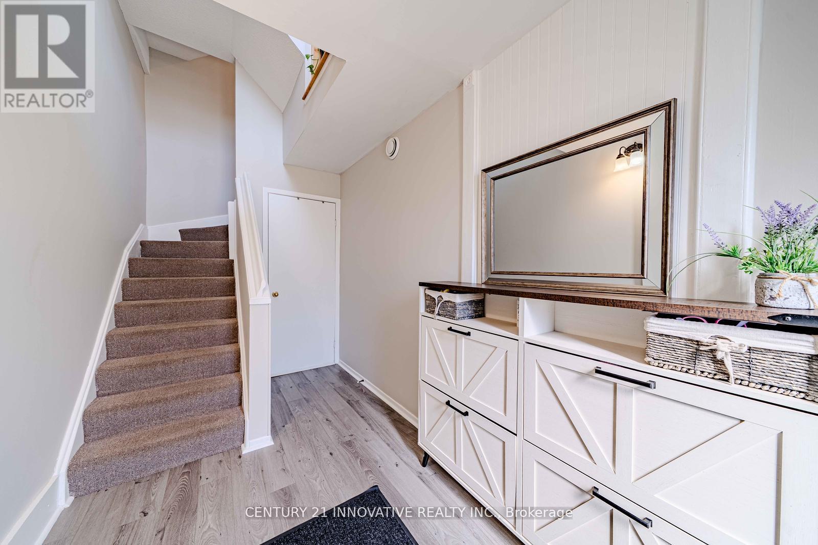 35 THE BRIDLE PATH - 4