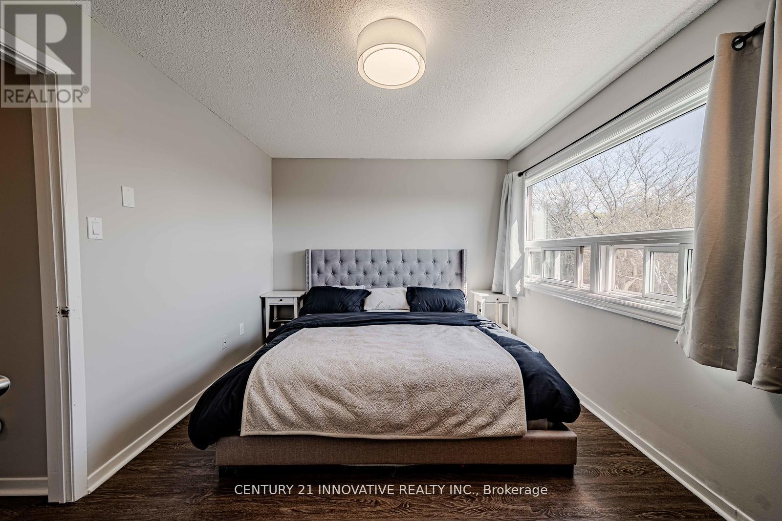 35 THE BRIDLE PATH - 41
