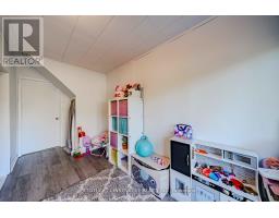Bedroom 3 - 35 The Bridle Path, Clarington, ON L1C3W1 Photo 7