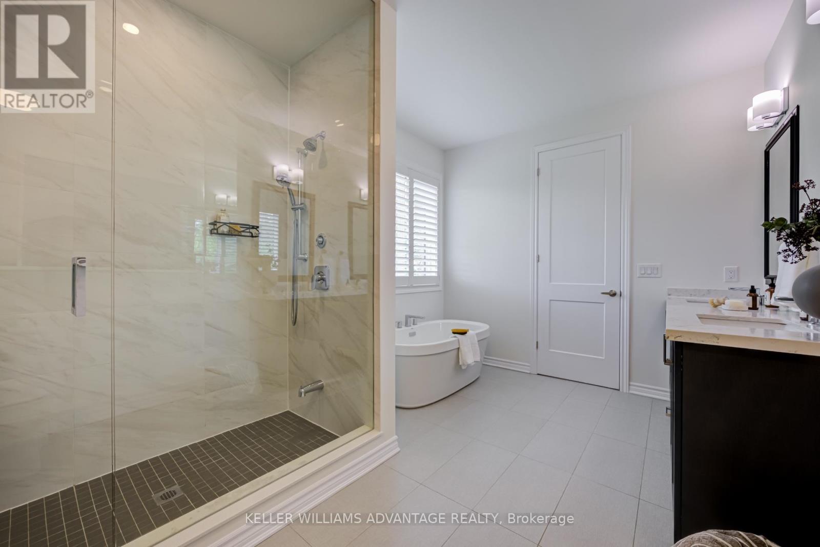 46 SUTCLIFFE DRIVE - 25