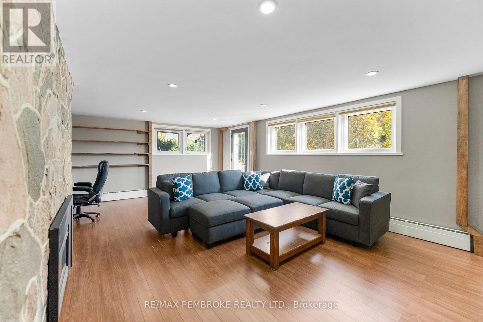 235 BROADVIEW DRIVE - 27