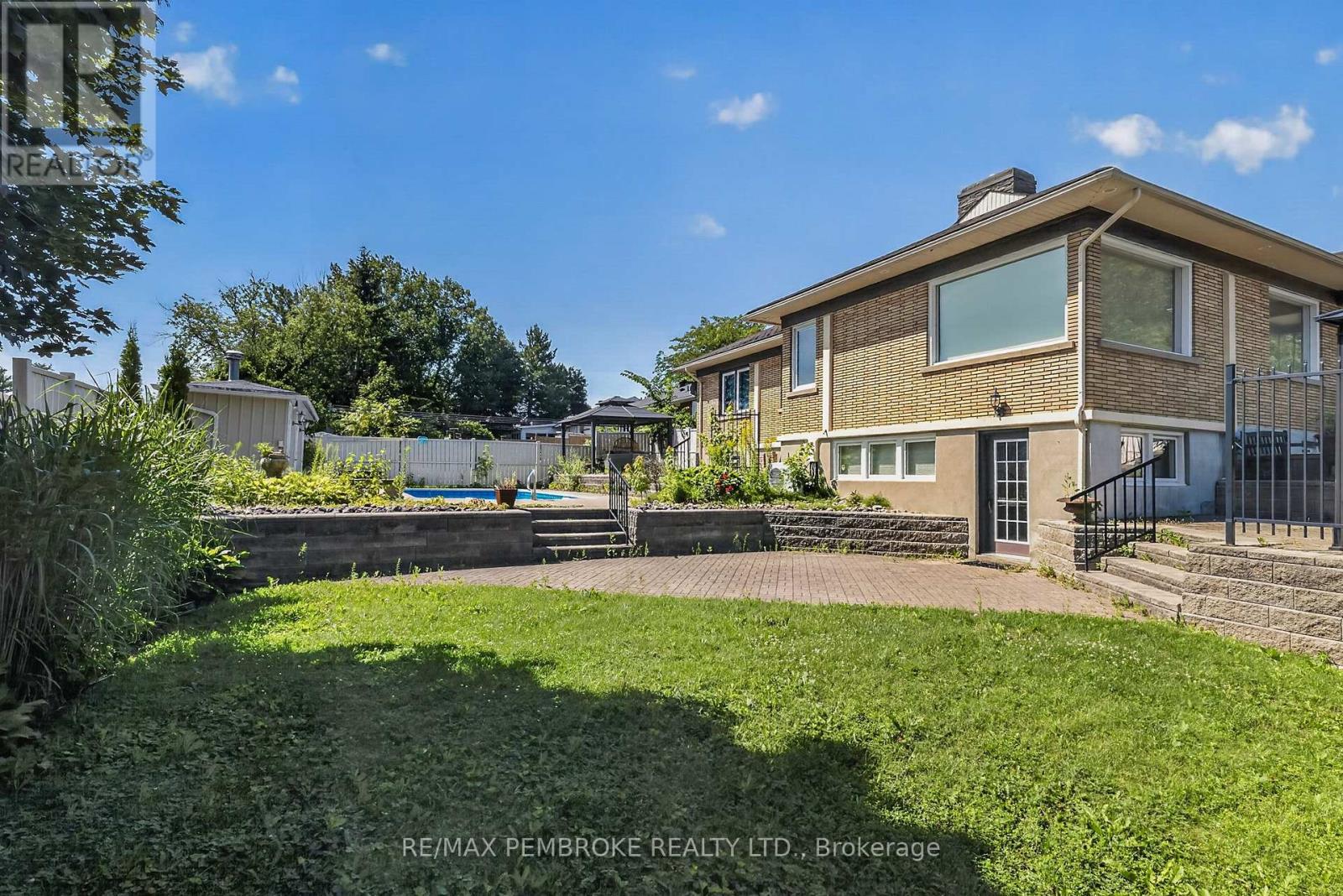 235 BROADVIEW DRIVE - 37