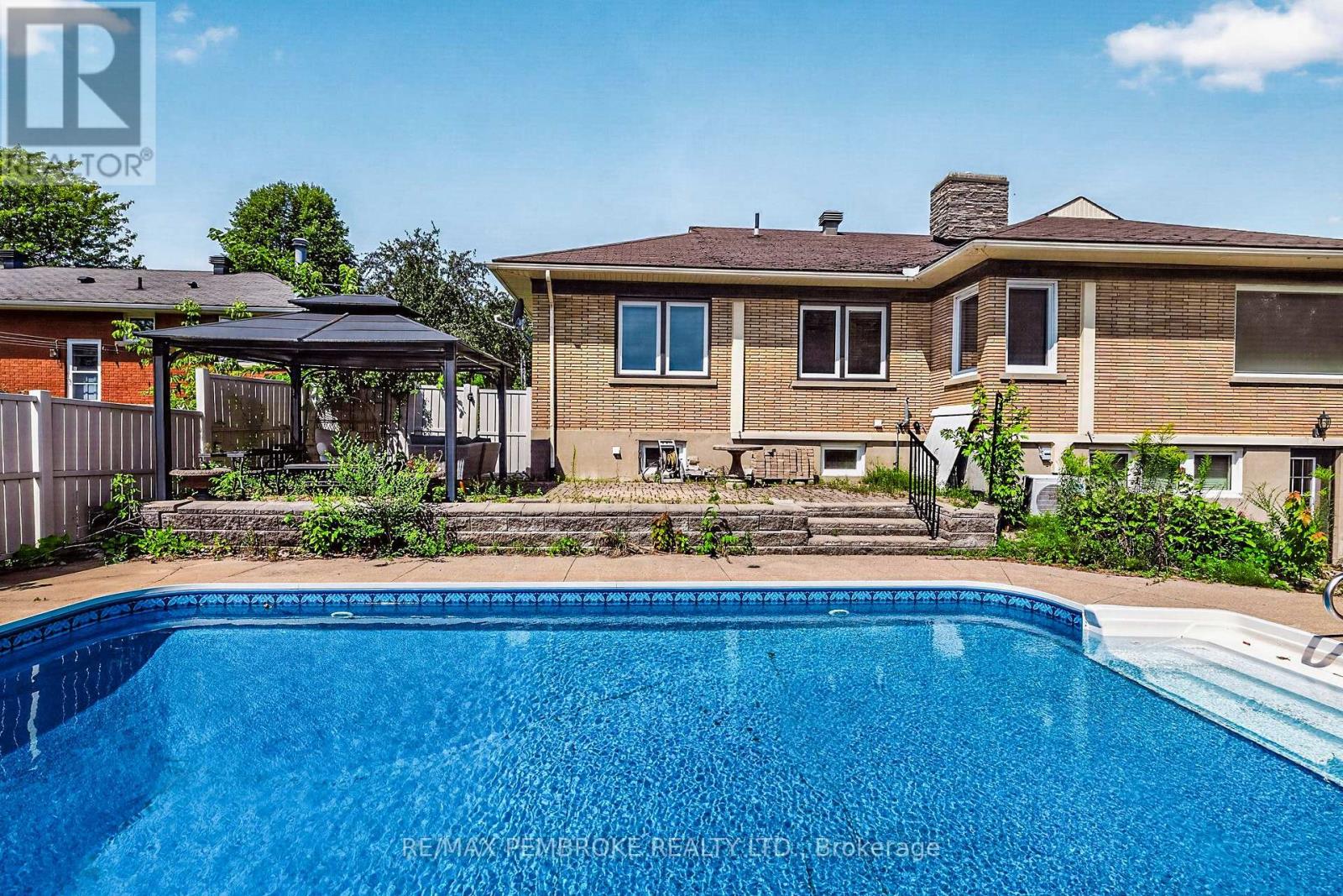 235 BROADVIEW DRIVE - 43
