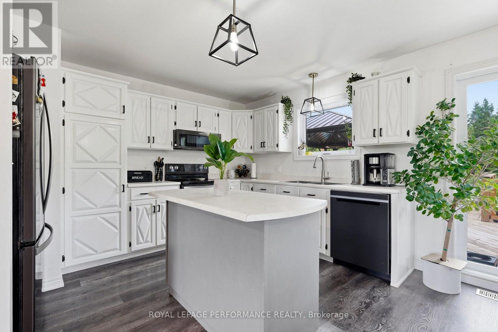 3230 PATTEE ROAD E - 3