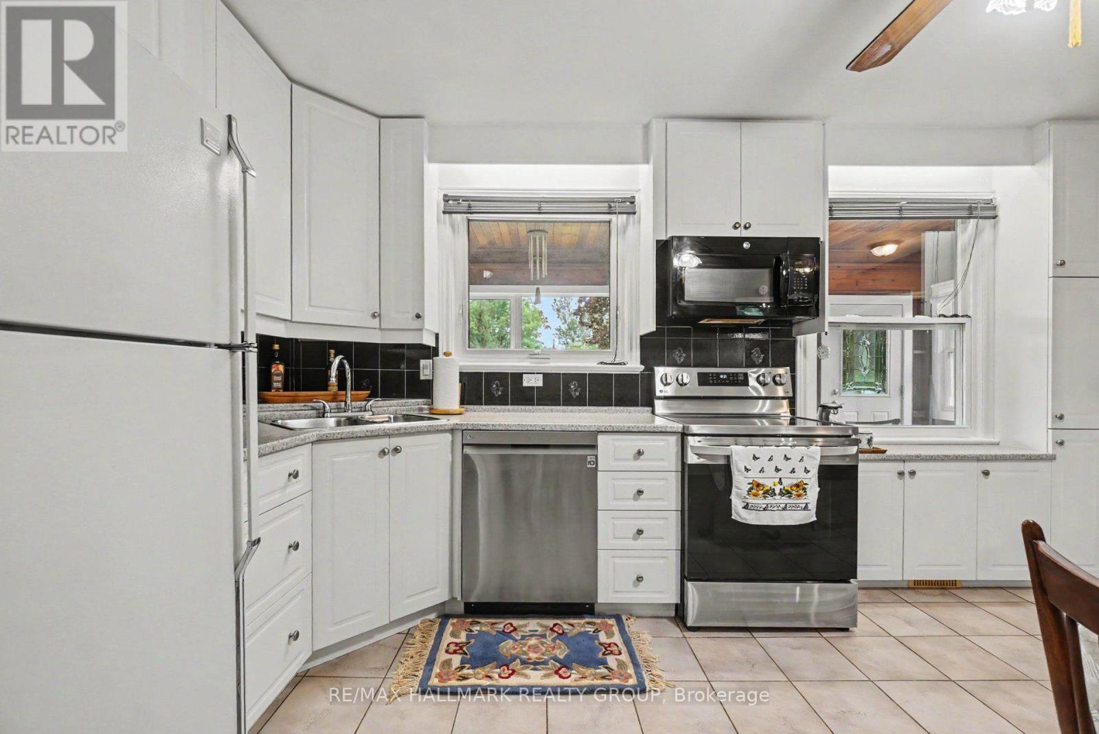 1839 HUTTON AVENUE - 11