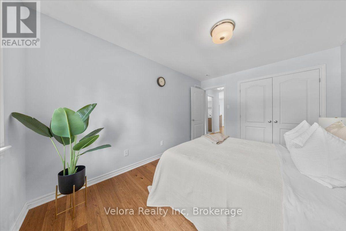 608 VIVERA PLACE - 33