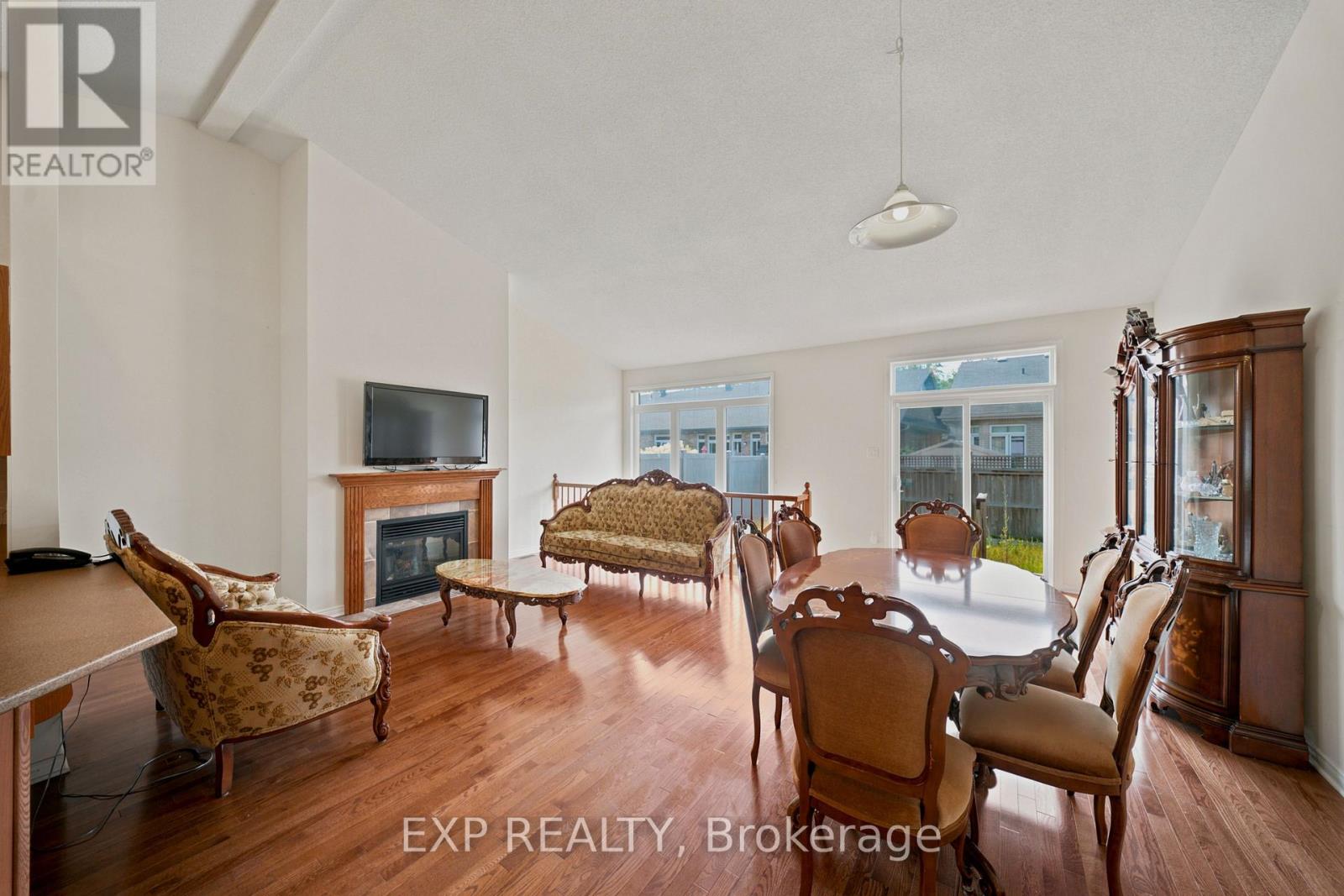 2 Bed, 2 Bath House for Sale in Ottawa – 113 MAPLE KEY PRIVATE, Ottawa – MLS# X13600046 - Image 10