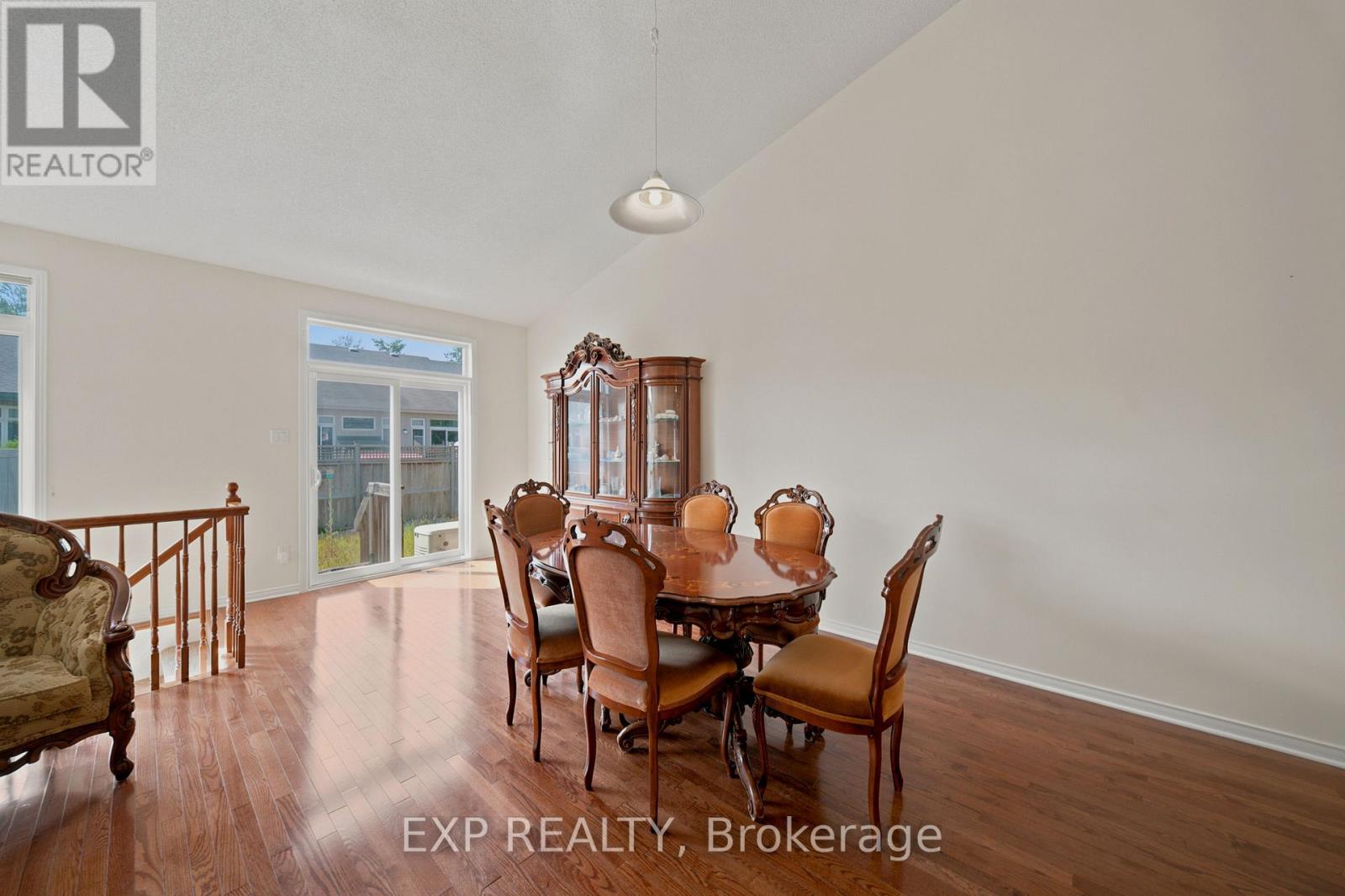 2 Bed, 2 Bath House for Sale in Ottawa – 113 MAPLE KEY PRIVATE, Ottawa – MLS# X13600046 - Image 11