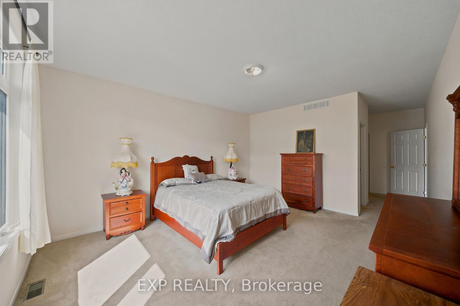 2 Bed, 2 Bath House for Sale in Ottawa – 113 MAPLE KEY PRIVATE, Ottawa – MLS# X13600046 - Image 17
