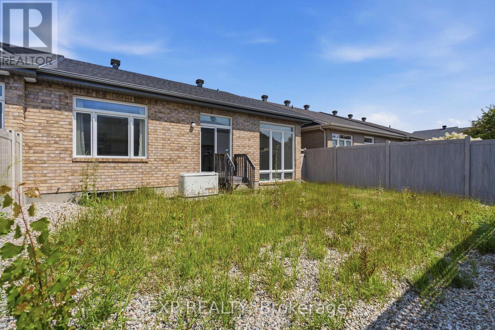 2 Bed, 2 Bath House for Sale in Ottawa – 113 MAPLE KEY PRIVATE, Ottawa – MLS# X13600046 - Image 29
