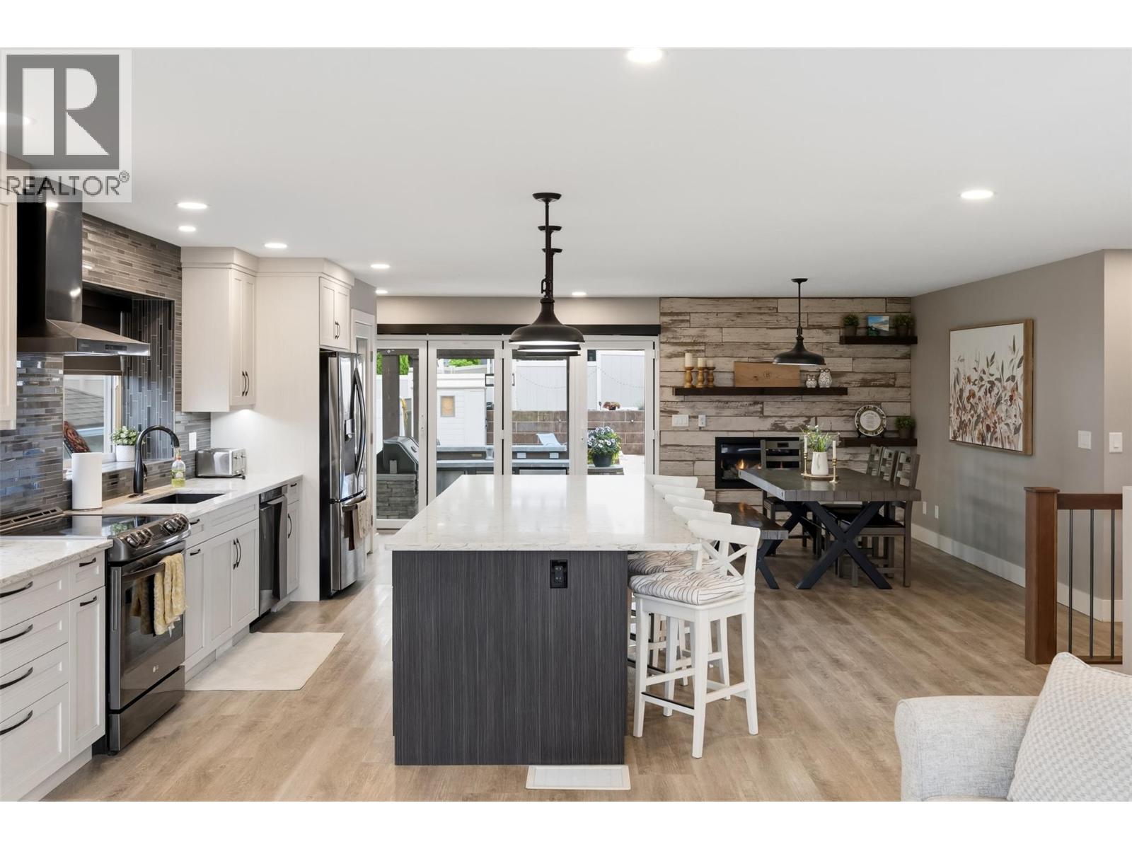 12104 GOLF COURSE Drive - 11