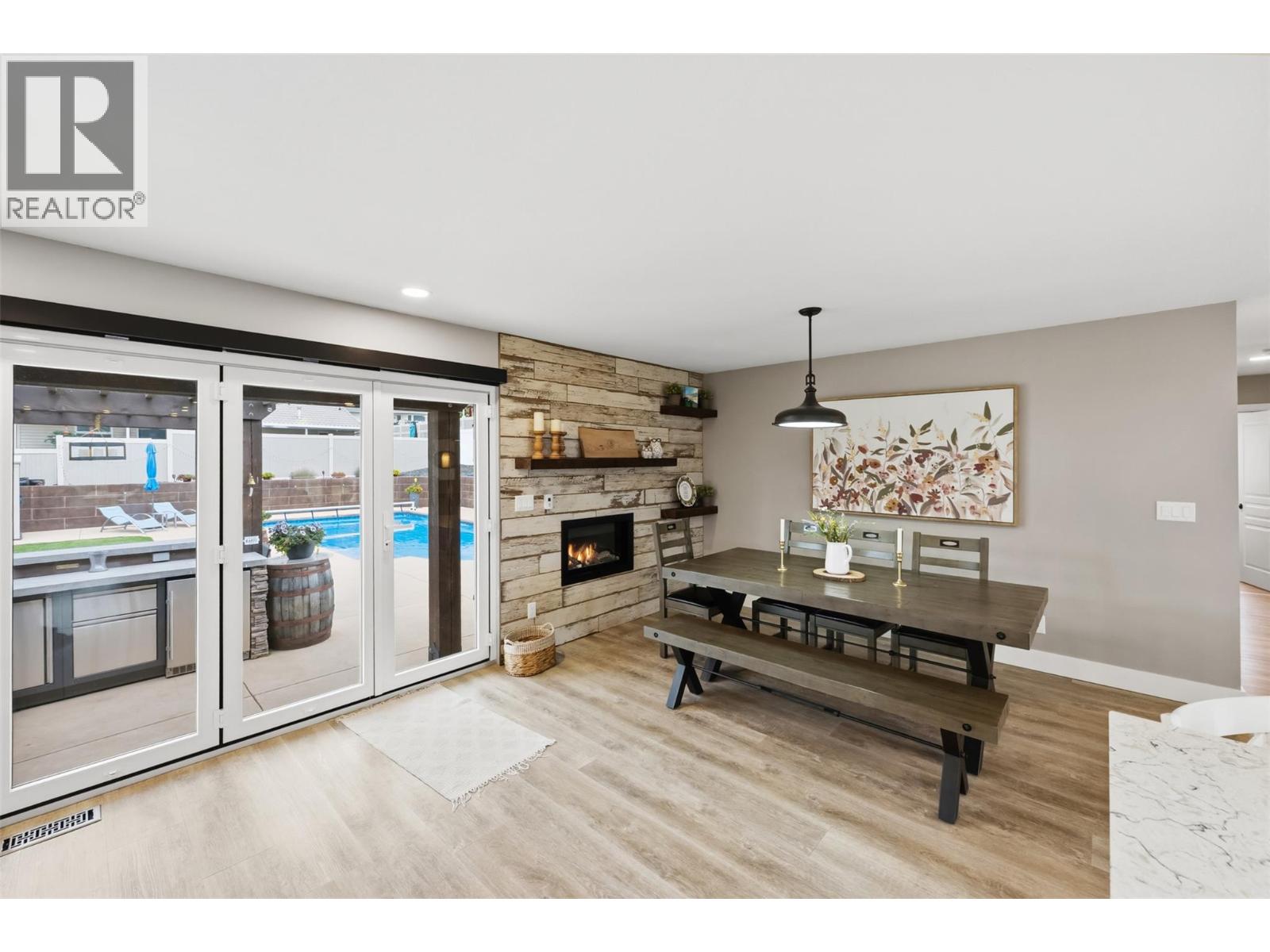 12104 GOLF COURSE Drive - 20