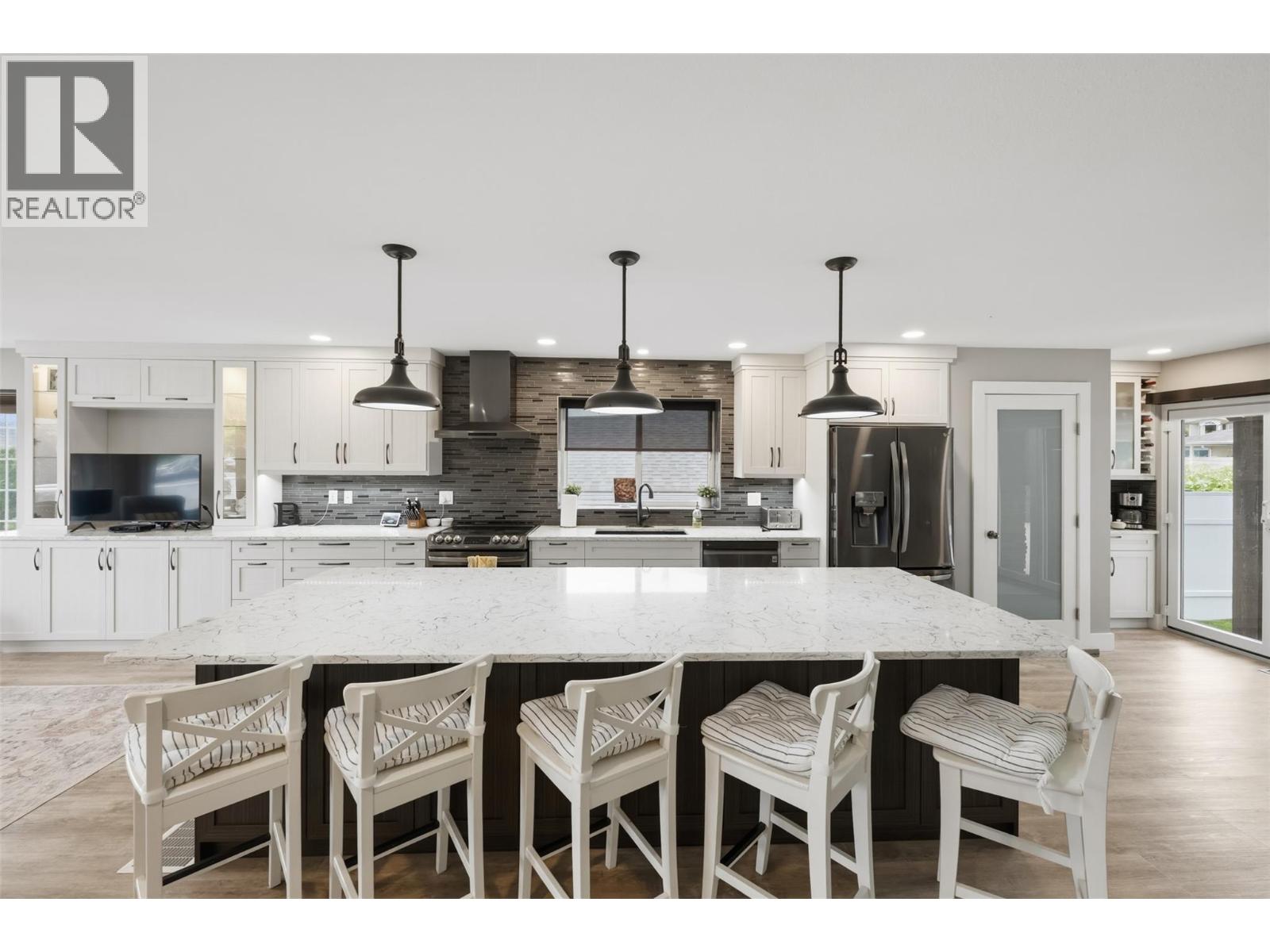 12104 GOLF COURSE Drive - 16