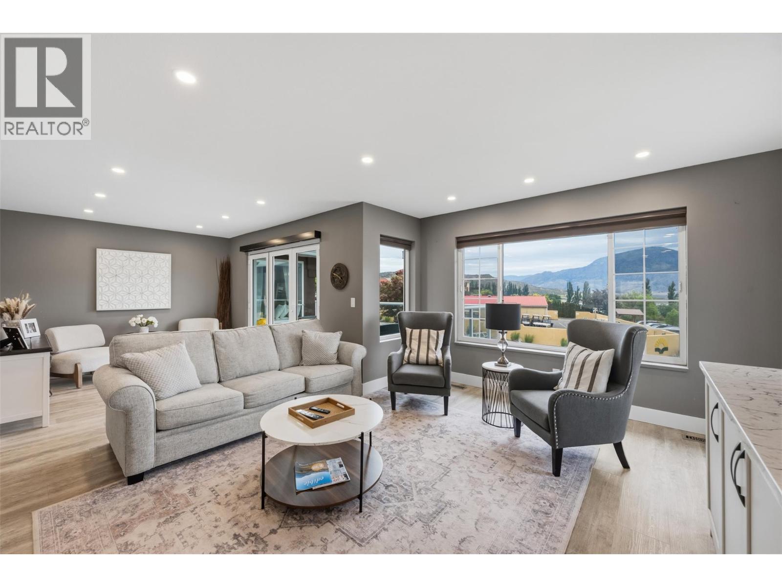 12104 GOLF COURSE Drive - 7