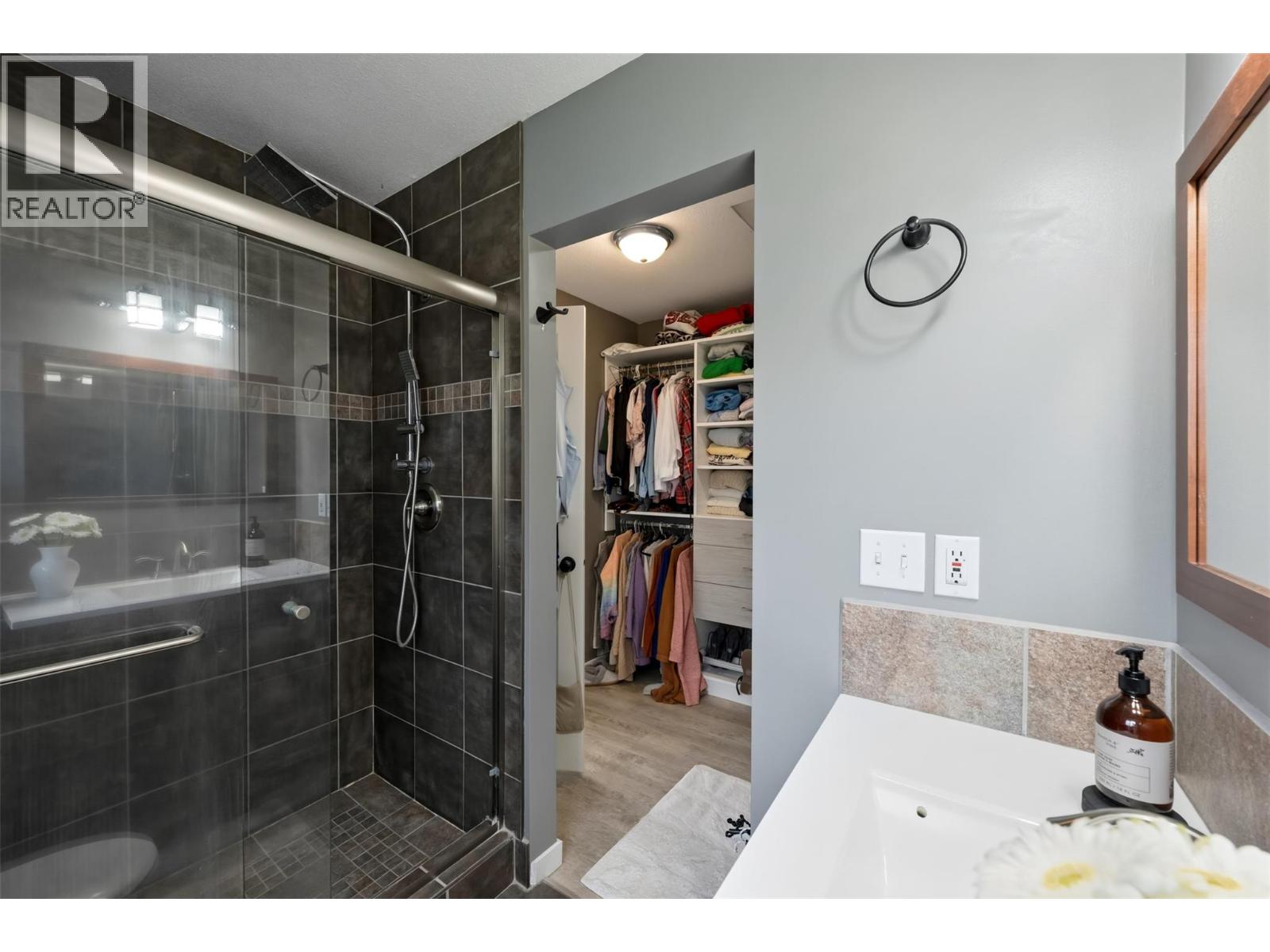 12104 GOLF COURSE Drive - 36