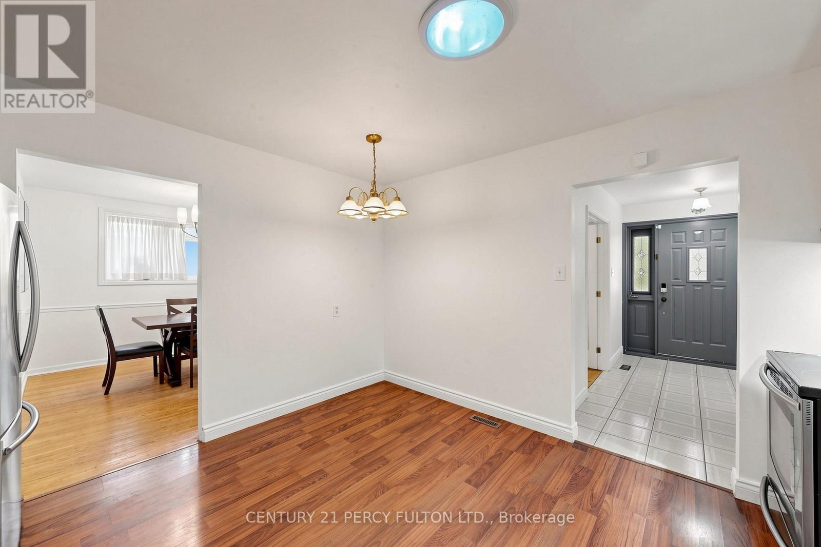 10 DEVINS DRIVE - 21