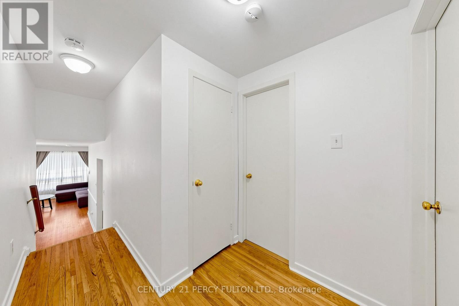 10 DEVINS DRIVE - 25