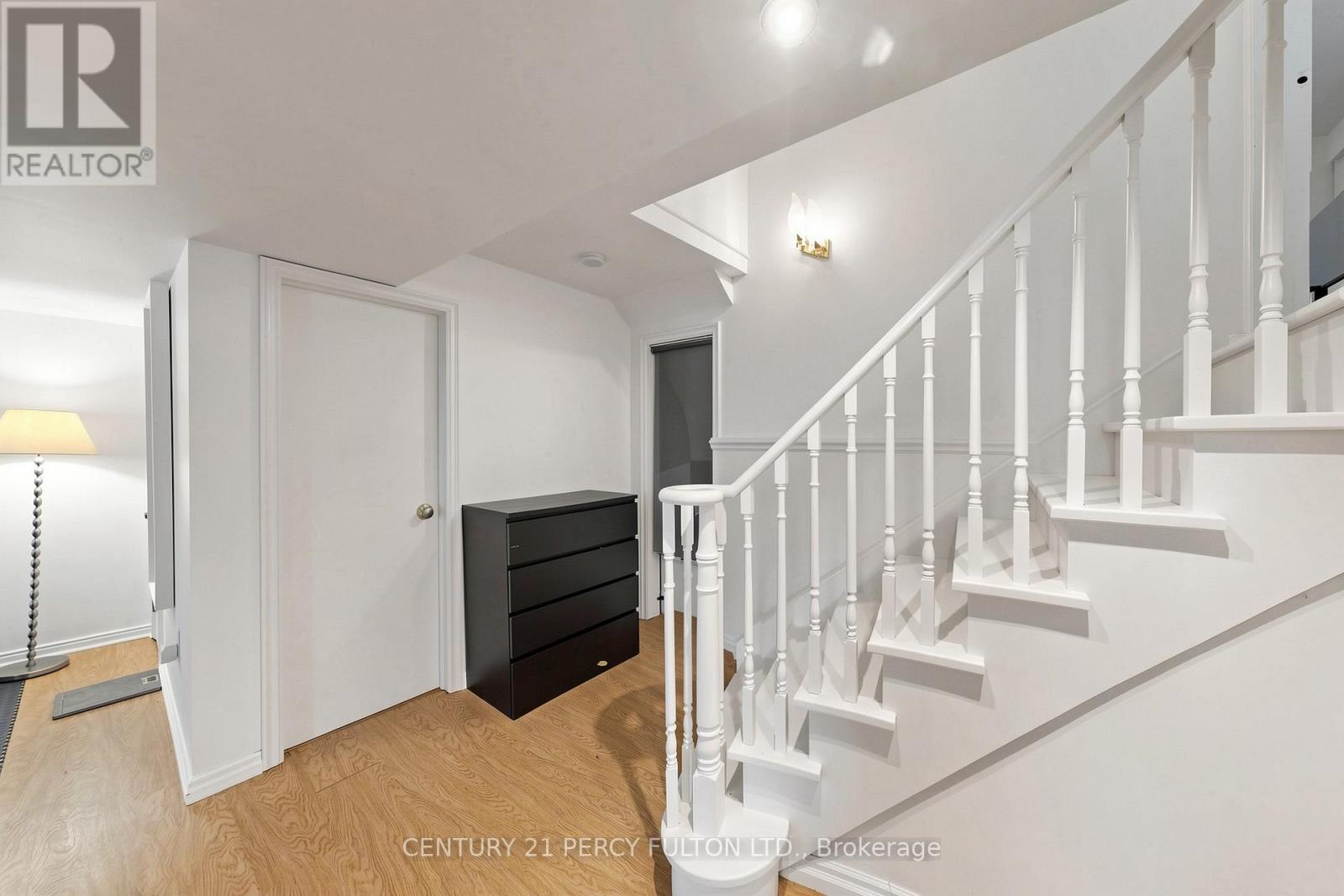 10 DEVINS DRIVE - 35