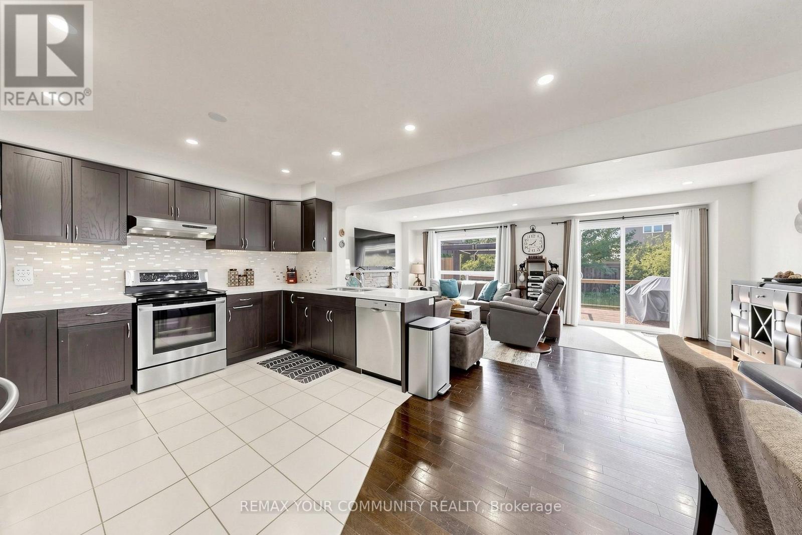 18 DAVIS STREET - Image 13