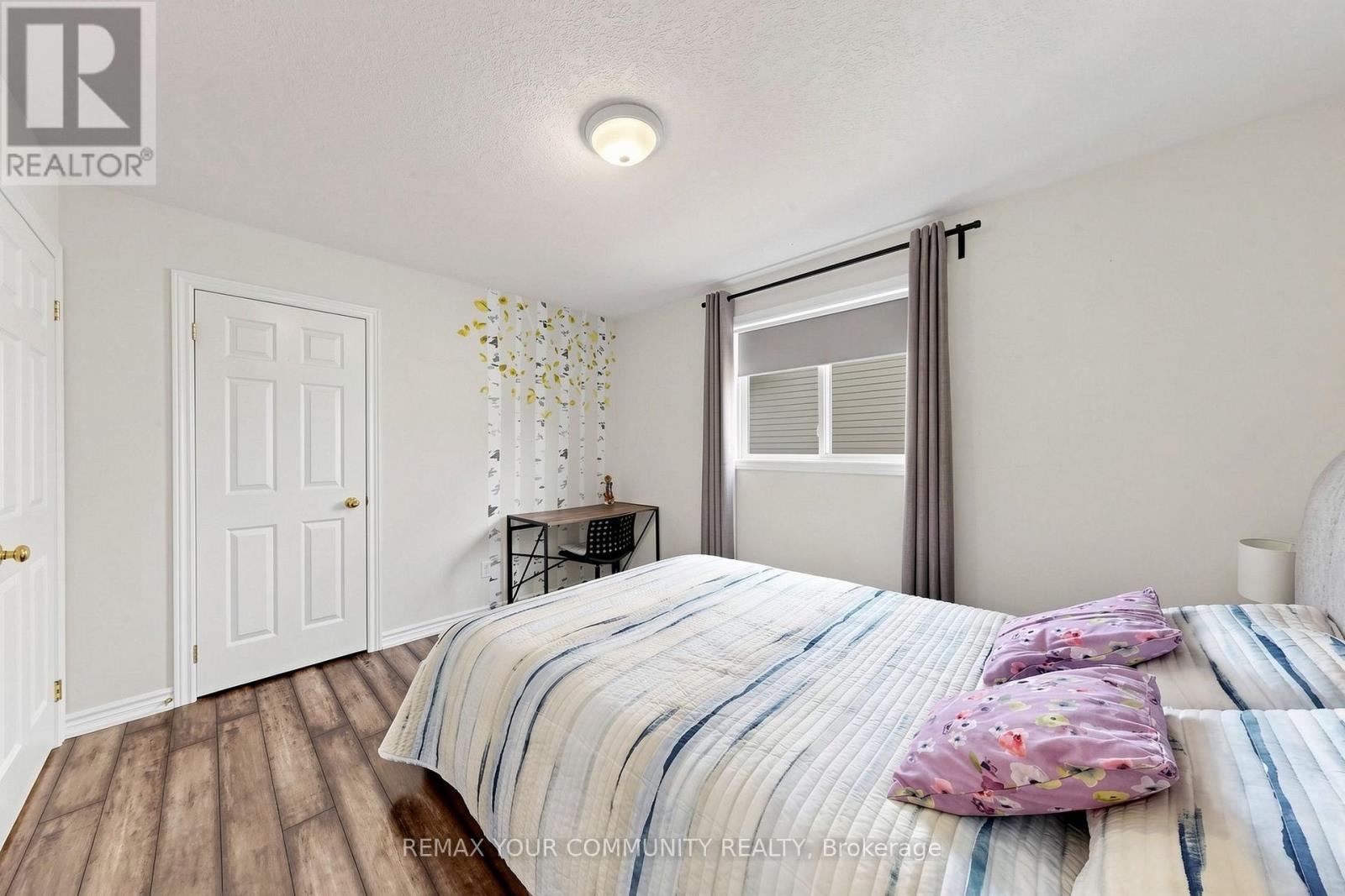 18 DAVIS STREET - Image 31