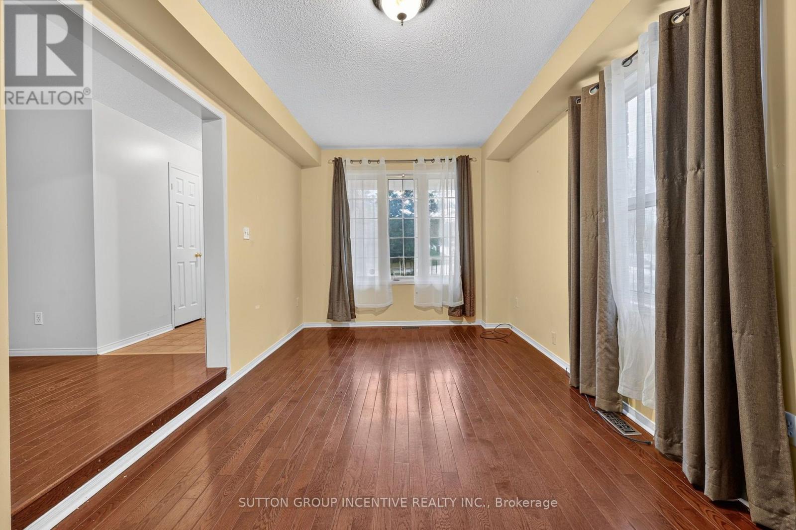 32 SUNDEW DRIVE - 11