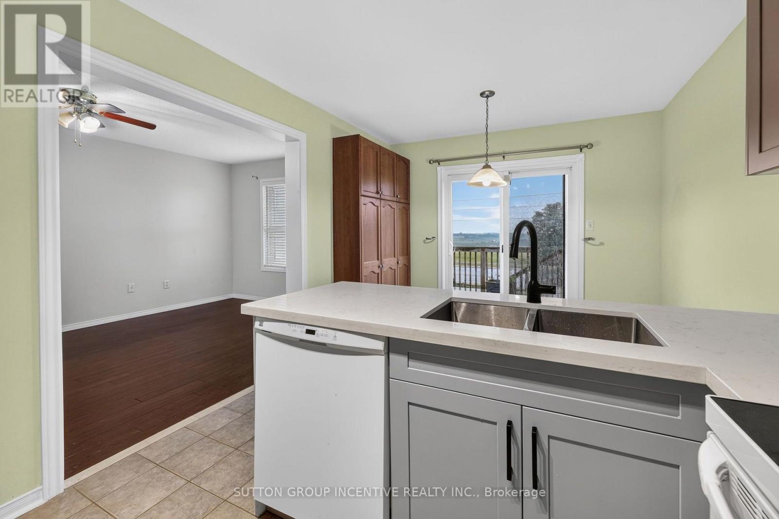 32 SUNDEW DRIVE - 16