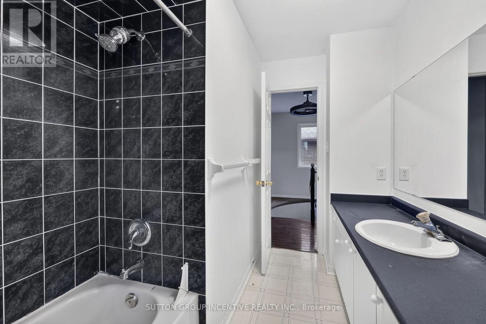 32 SUNDEW DRIVE - 31