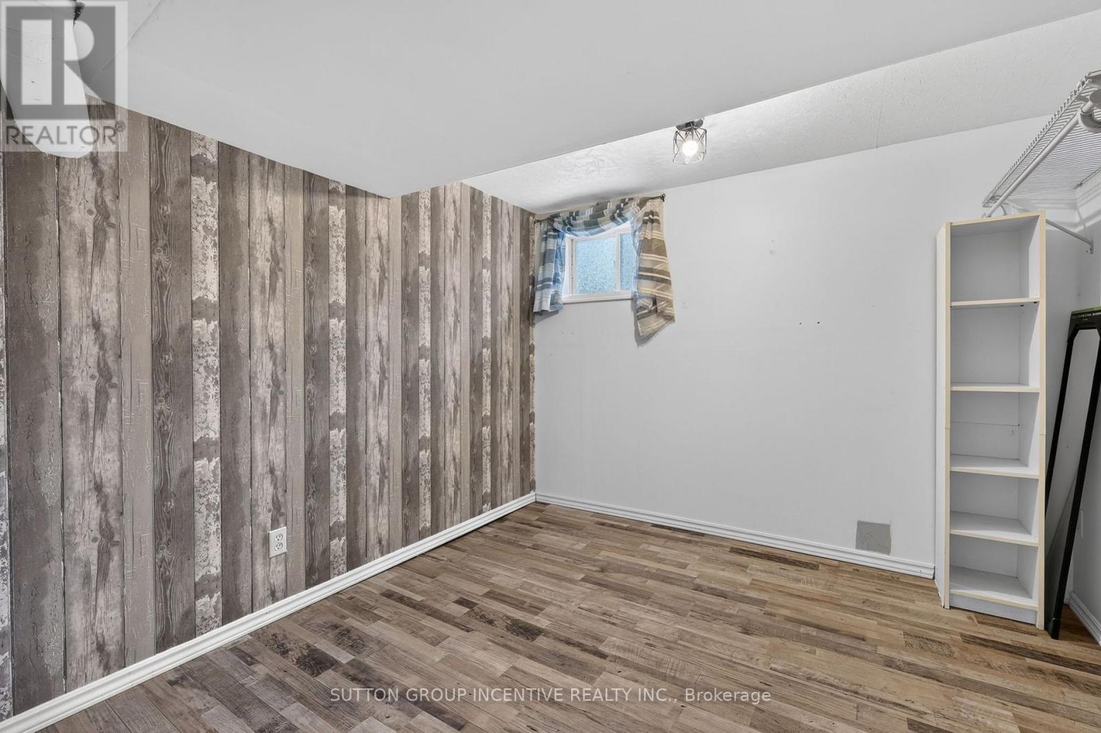 32 SUNDEW DRIVE - 35
