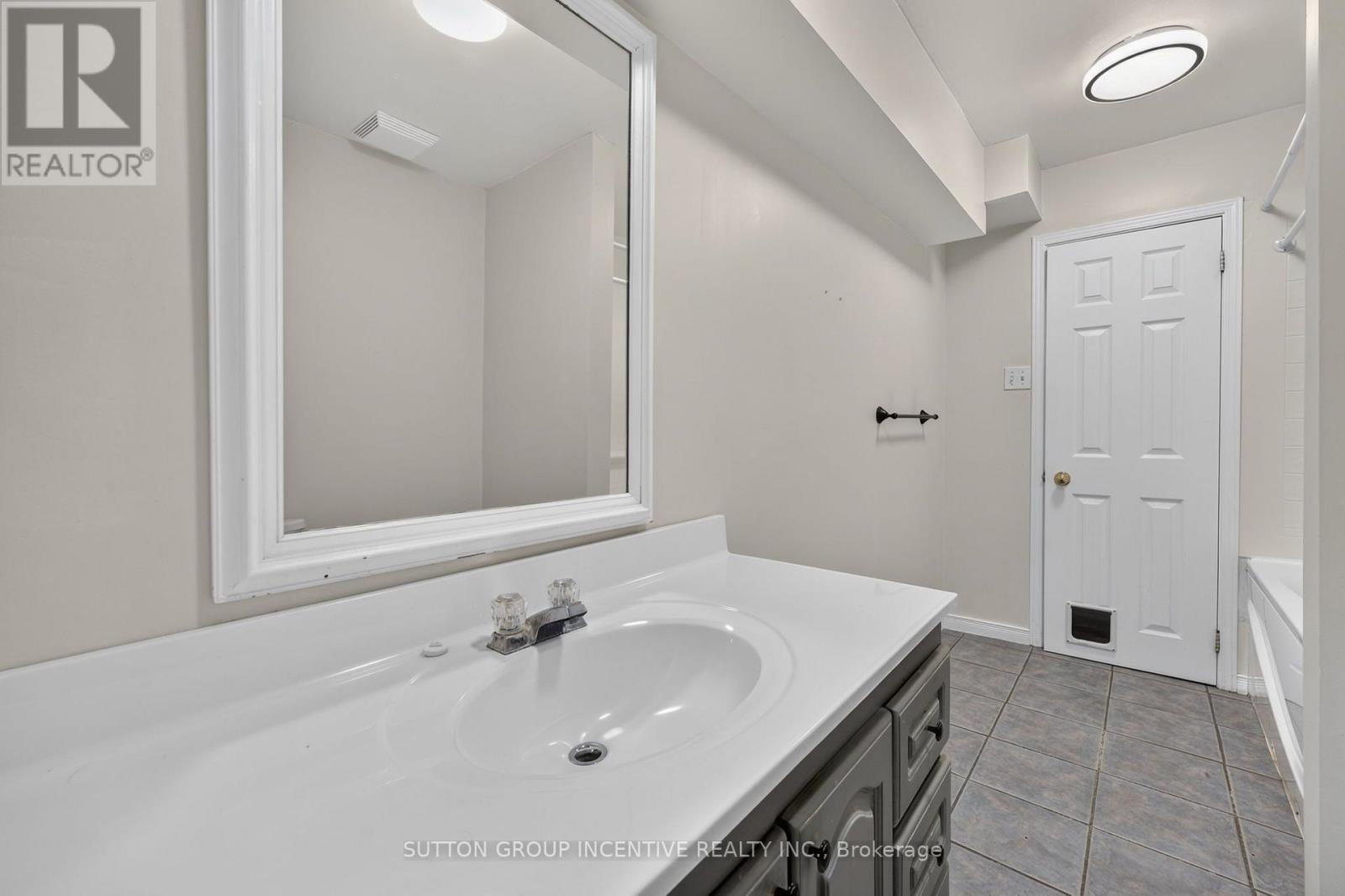 32 SUNDEW DRIVE - 37