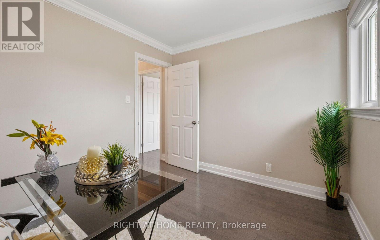 5491 SCHUELLER CRESCENT - 34