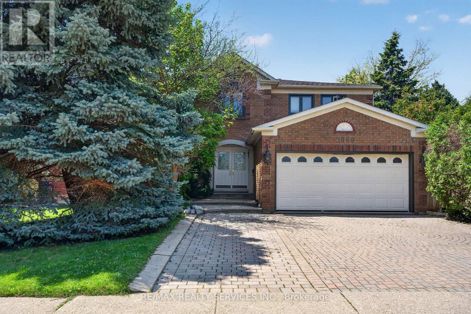 2069 SCHOOLMASTER CIRCLE - 1
