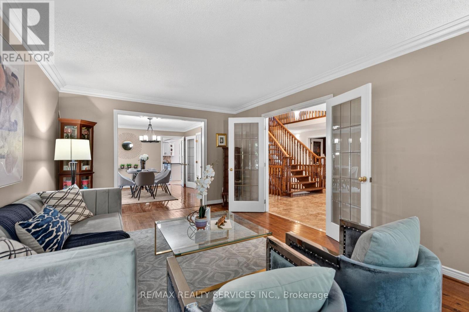 2069 SCHOOLMASTER CIRCLE - 10