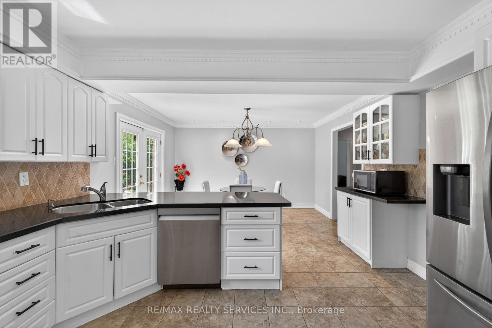 2069 SCHOOLMASTER CIRCLE - 30