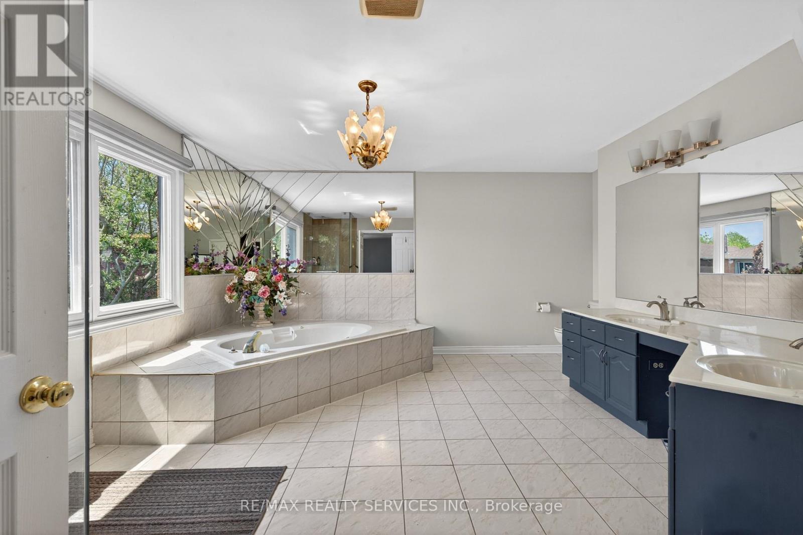 2069 SCHOOLMASTER CIRCLE - 32