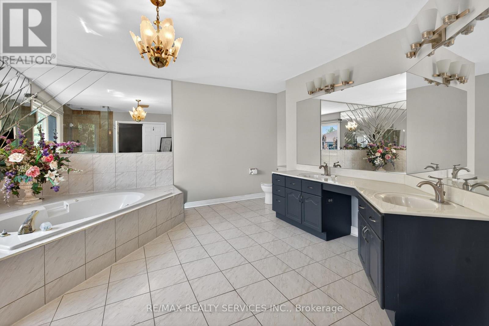2069 SCHOOLMASTER CIRCLE - 34