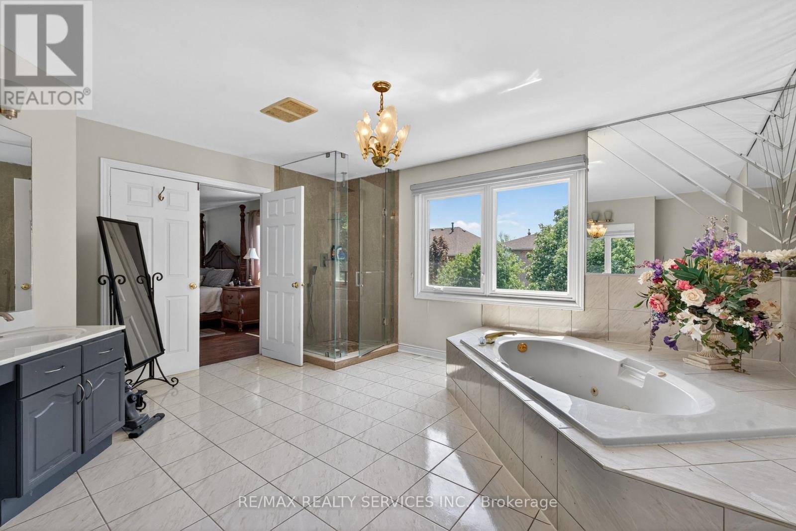 2069 SCHOOLMASTER CIRCLE - 35