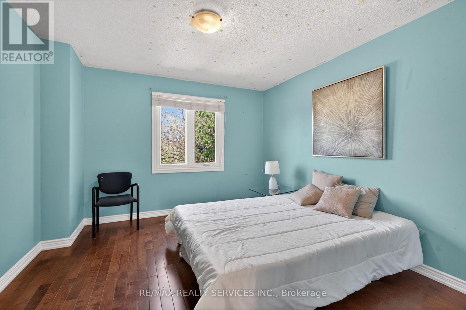 2069 SCHOOLMASTER CIRCLE - 39