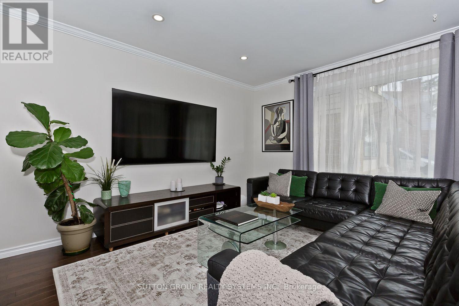 3 HARDISTY DRIVE - 12