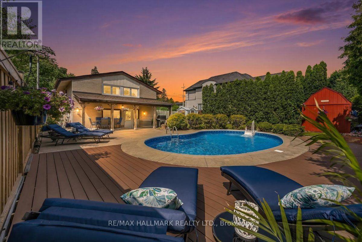 Gorgeous saltwater pool w/private open greenspace