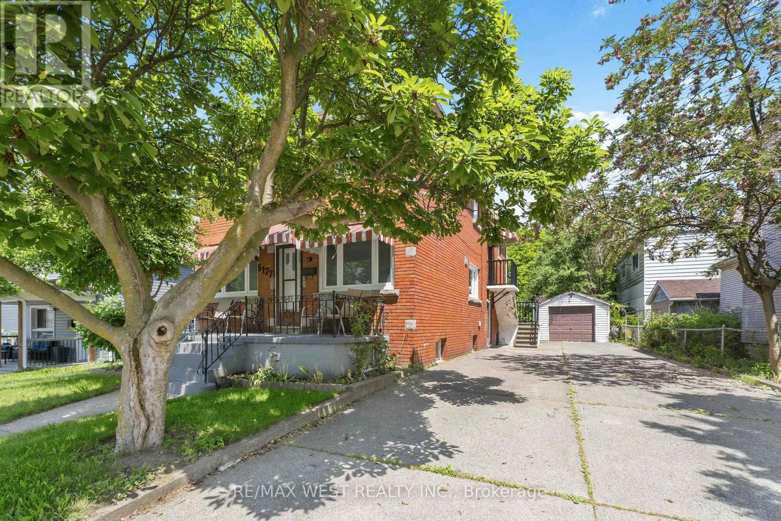5177 KITCHENER STREET - 1