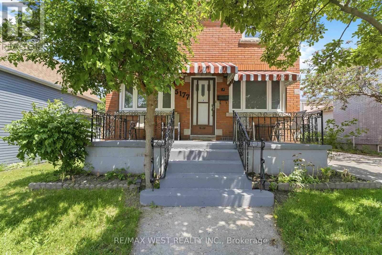 5177 KITCHENER STREET - 3