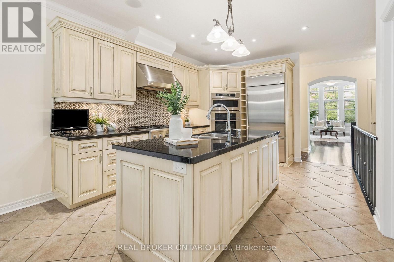 #8 19 SIMMONDS DRIVE - Image 13