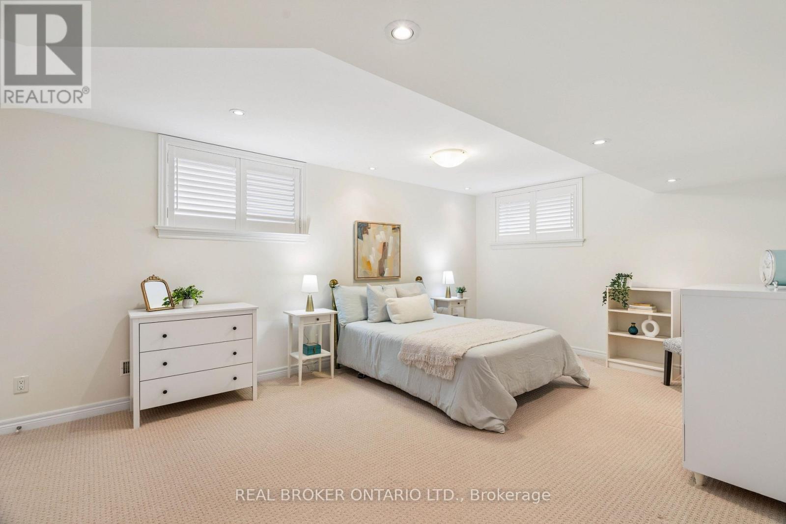 #8 19 SIMMONDS DRIVE - Image 38