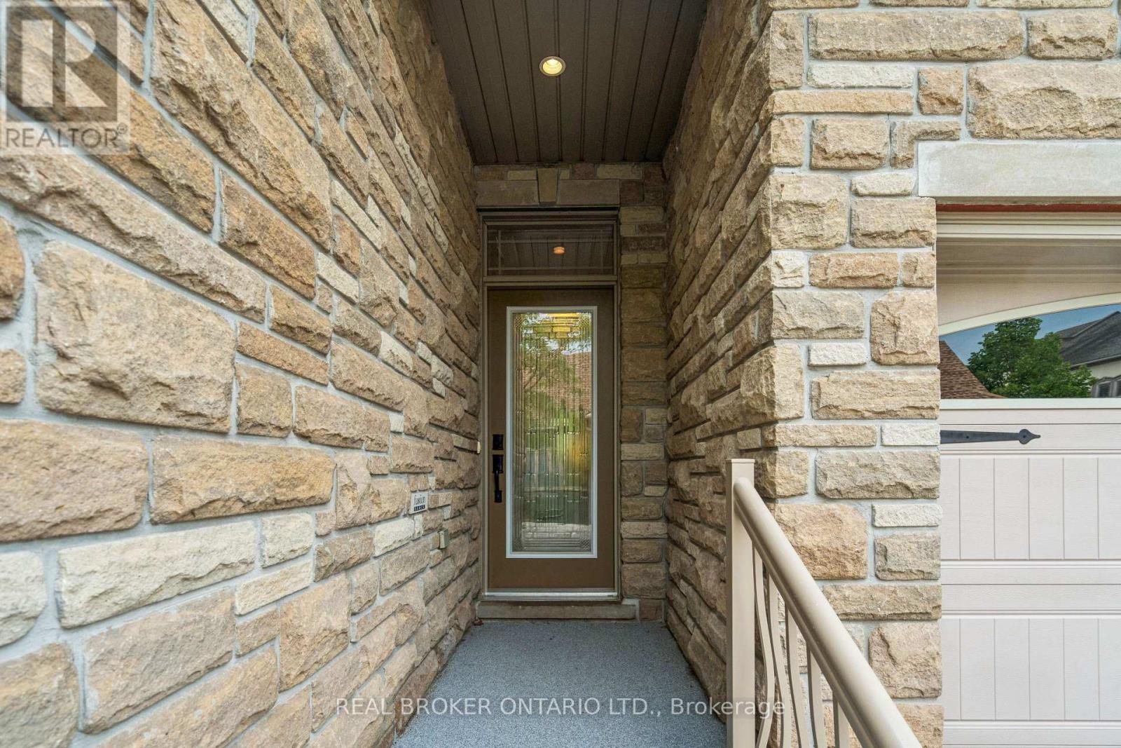 #8 19 SIMMONDS DRIVE - Image 6